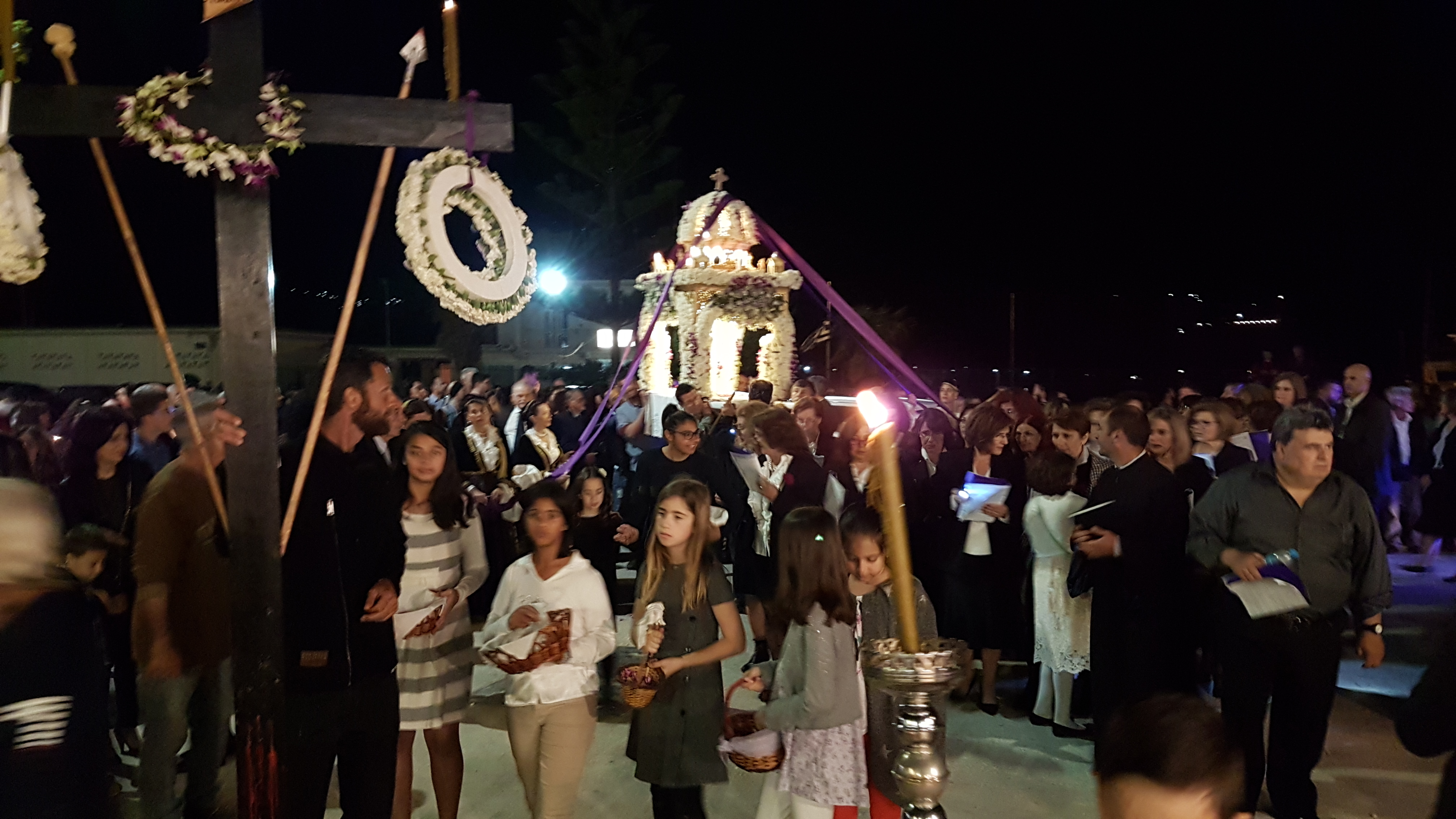 Η Περιφορά των Επιταφίων στο Αργοστόλι [video-εικόνες]